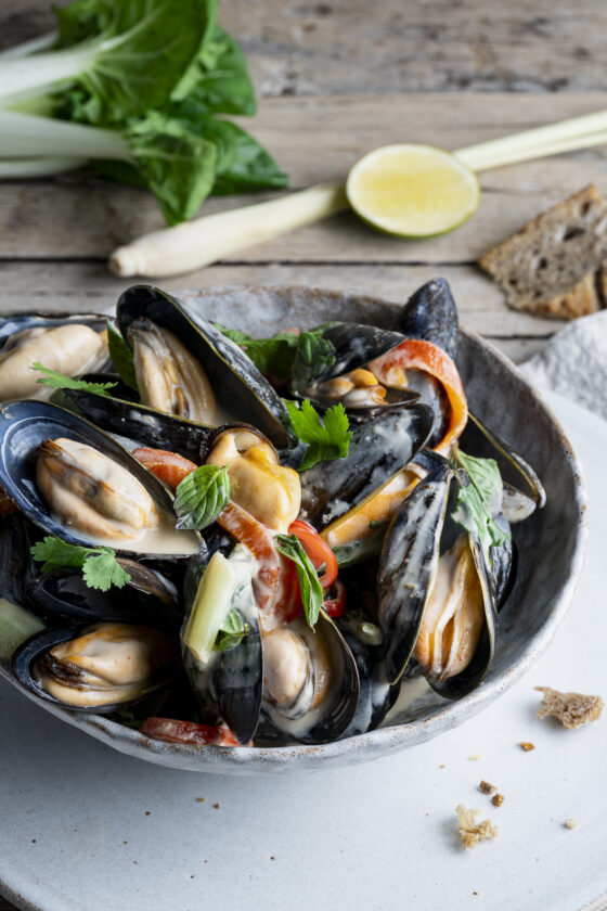 Mussels with Lemongrass and Coconut 397